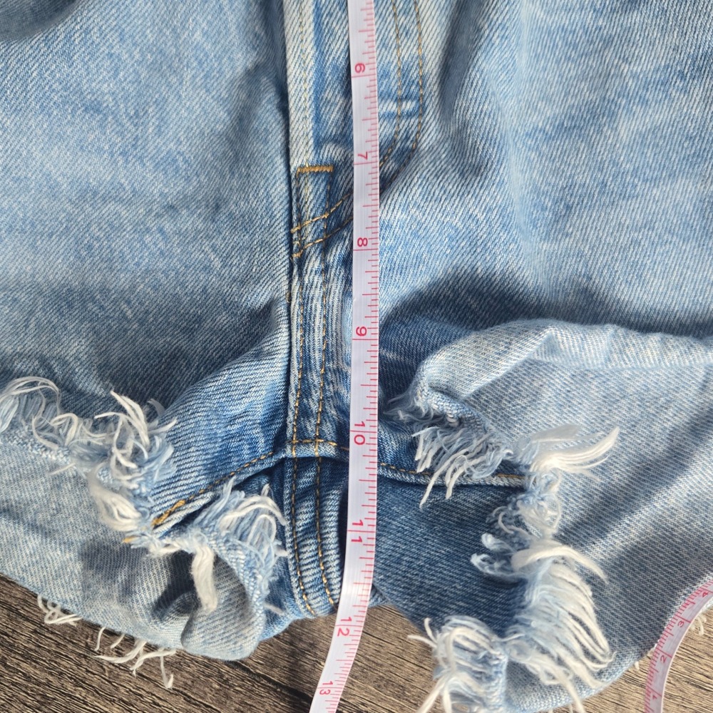 Levis 501 Original High Waisted Denim Cut Off Shorts Light Wash Blue W26 - Picture 8 of 10